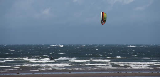 kite surfing
