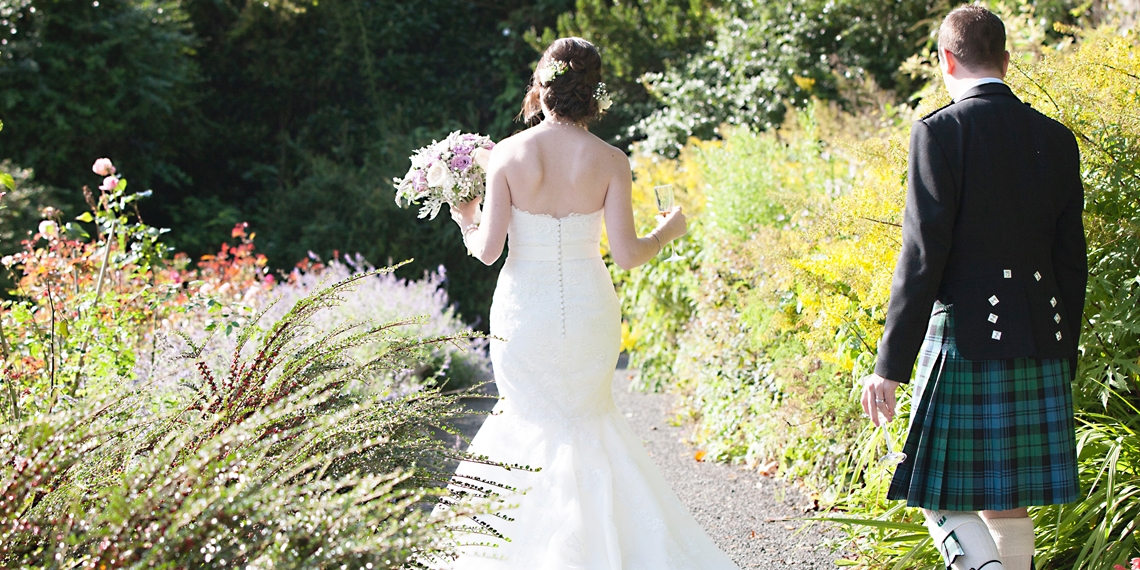 Bride&Groom in grounds